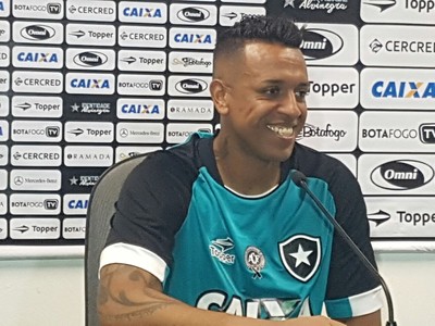 Coletiva Sidão Botafogo (Foto: Marcelo Baltar)
