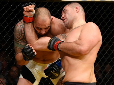 Cain Velásquez x Travis Browne UFC 200 (Foto: Getty Images)
