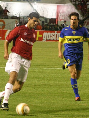 Elder atuando pelo Inter na Libertadores de 2006 (Foto: Divulgação)