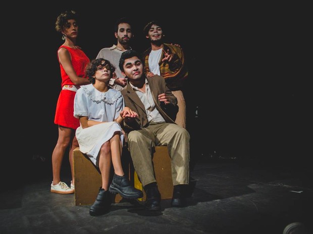 Espetáculo O Conto da Família Boa Gente está em cartaz no Teatro Acontece (Foto: Cia Teatral Acontece/Divulgação)