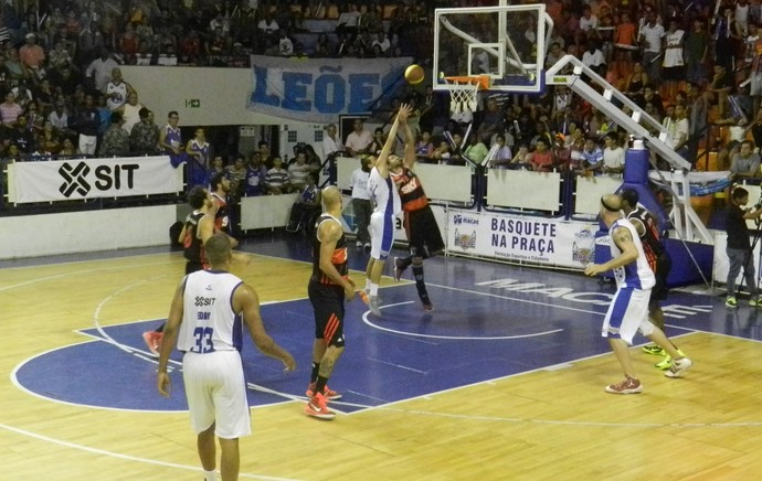 Basquete Macaé x Flamengo (Foto: Raphael Bozeo / Macaé Basquete) Basquete Macaé x Flamengo (Foto: Raphael Bozeo / Macaé Basquete)
