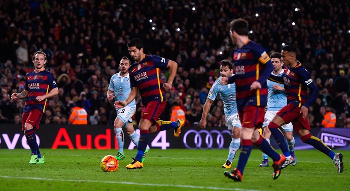 pênalti Luis Suárez e Messi, Barcelona x Celta (Foto: David Ramos / Getty Images)