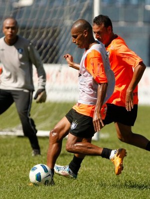 Edu Chiquita (esq.) e Fábio Oliveira (dir.) no treino do Remo (Foto: Marcelo Seabra/O Liberal)