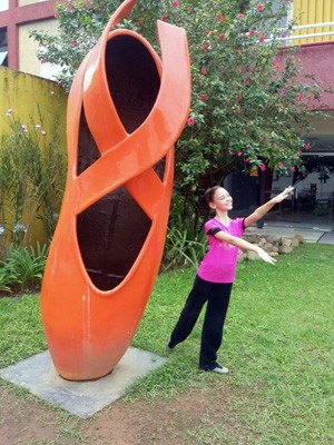 Família de menina terá que se mudar para Joinville para acompanhar a bailarina (Foto: Reprodução EPTV)