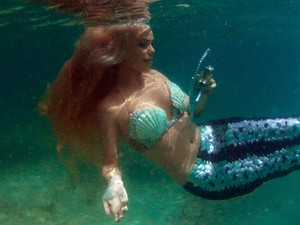 Mirella é conhecida como Sereia-Barbie pelas crianças (Foto: Marcelo Piu/ Arquivo Pessoal)