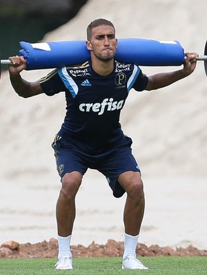 Rafael Marques compara Gabriel Jesus com Vitinho e pede cuidado