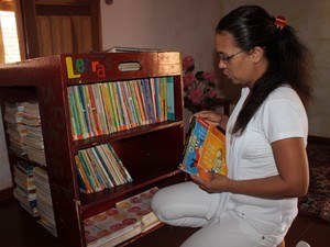 Nazaré Gomes Monteiro é agente de leitura na comunidade Caldeirão, em Angical do Piauí (Foto: Patrícia Andrade/G1)