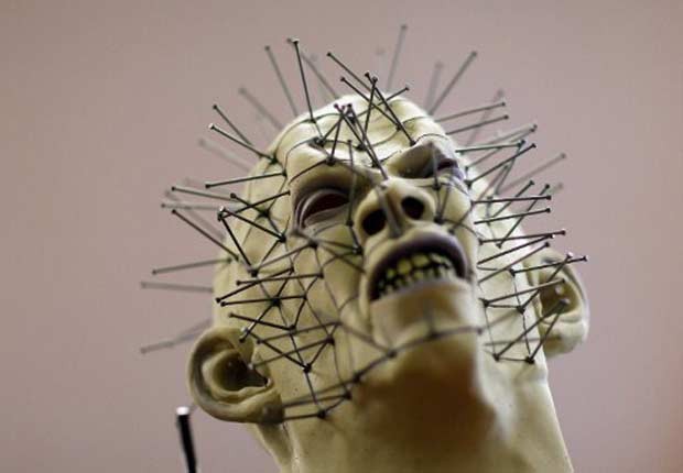 Máscara de zumbi que é vendida para a festa de Halloween. (Foto: AFP)