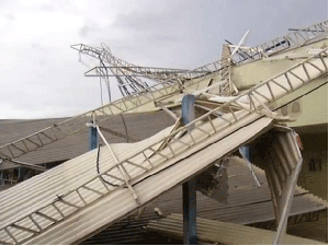Telhado de restaurante caiu com a força do vento em Mossoró (Foto: Reprodução/Inter TV Cabugi)