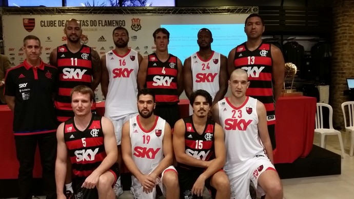 Time de basquete do Flamengo para a próxima temporada é apresentado (Foto: Marcello Pires)