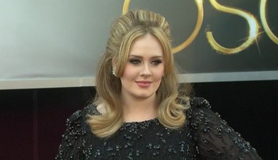 Confira o documentário exclusivo sobre a vida da cantora Adele (Reprodução)