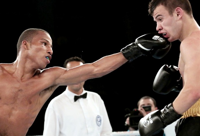 Robson conceição x Artur Brill Boxe (Foto: Divulgação / CBBoxe)