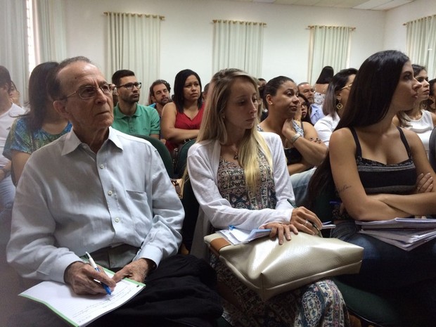 Ludovico estuda na véspera do exame, pra ele se tornar advogado é completar uma etapa de vida (Foto: Larissa Mendes)