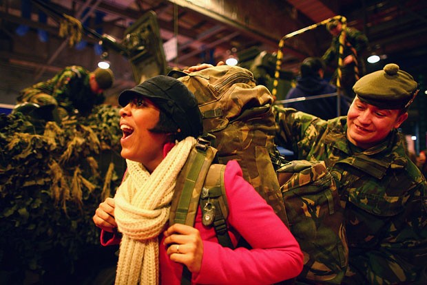 Mulheres podem ter direito a escolher o alistamento militar