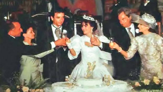 FELICIDADE O casamento de Márcia Brandão Couto. Ela se manteve solteira no civil para seguir recebendo  R$ 43 mil por mês do Estado (Foto: Arq. pessoal)