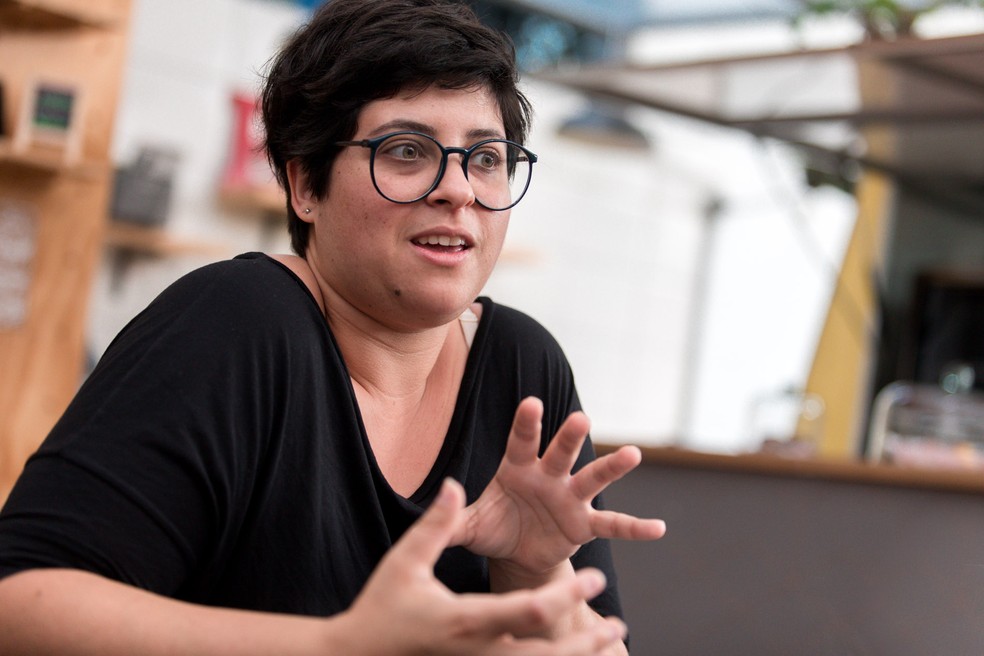 Thaiz fala sobre o cotidiano com seu filho Vicente em suas ilustrações (Foto: Marcelo Brandt/G1)