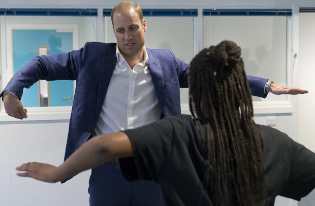 Príncipe William tenta movimento do hip hop em aula de dança (Foto: Justin Tallis - WPA Pool/Getty Images)