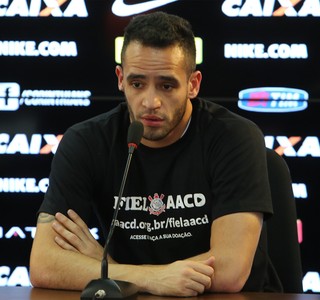 Renato Augusto receberá torcedores para jantar beneficente