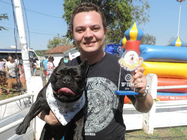 Prêmio de melhor adestrado foi para o bulldog Bóris (Foto: Diogo Marques/G1)