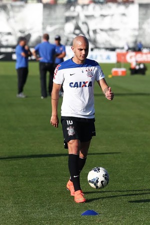 Segundo agente, Timão e Fábio Santos já têm acordo apalavrado