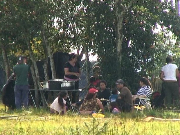 Membros do MST invadem fazenda no RS (Foto: Reprodução/ RBS TV)