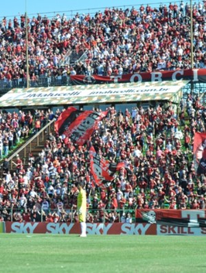 Torcida do Atlético-PR no Ecoestádio Janguitão (Foto: Gustavo Oliveira/Site oficial do Atlético-PR)