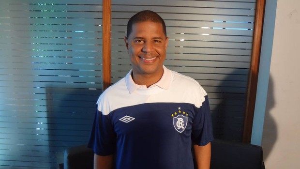 Marcelinho Carioca vai jogar um tempo do amistoso com a camisa do Remo (Foto: GLOBOESPORTE.COM/PA)