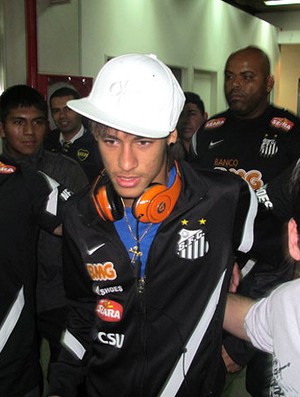 Neymar, Santos chegada na Argentina (Foto: Marcelo Hazan / Globoesporte.com)