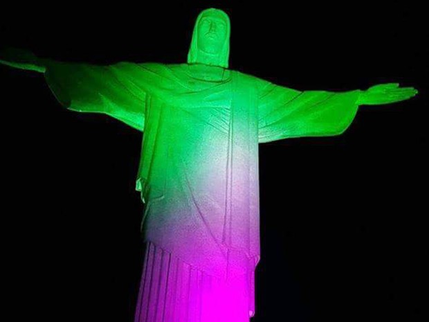 G Cristo Redentor Iluminado As Cores Da Mangueira Not Cias