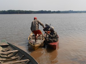 Pescadores no Lago Pracuúba na região dos lagos (Foto: Anderson Pantoja/Pescap)