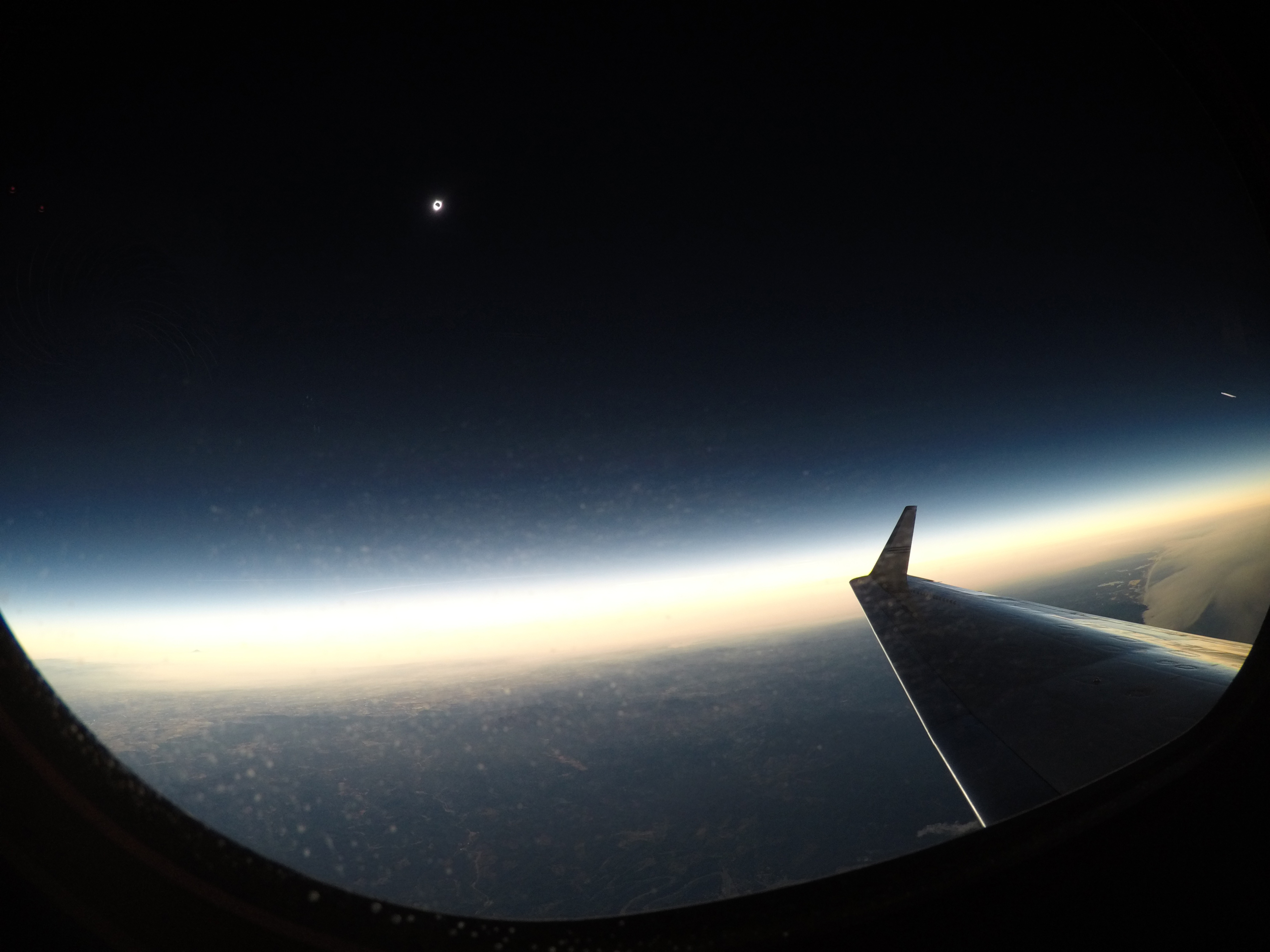 A total solar eclipse is seen on Monday, August 21, 2017 from onboard a NASA Armstrong Flight Research Center’s Gulfstream III 25,000 feet above the Oregon coast. A total solar eclipse swept across a narrow portion of the contiguous United States from Lin (Foto: (NASA/Carla Thomas ))