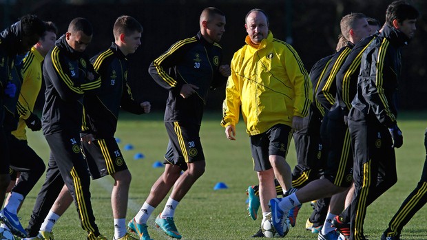 Oscar e Benitez treino Chelsea (Foto: Reuters)