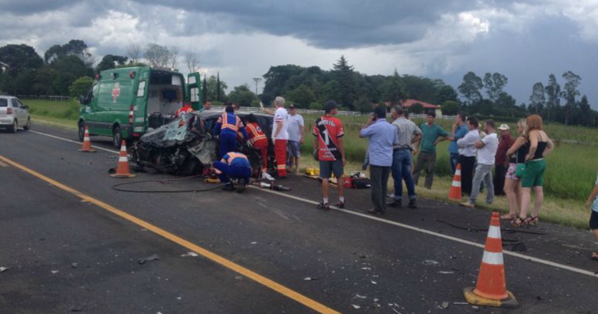 G1 Homem morre e três pessoas ficam feridas em acidente na rodovia BR