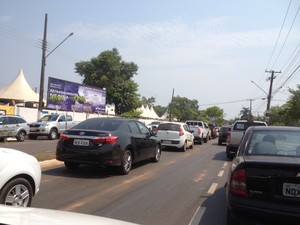 Avenida Lauro Sodré ficou congestionada devido evento (Foto: Ísis Capistrano/ G1)