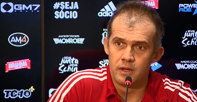Eduardo Baptista, técnico da Ponte Preta (Foto: Reprodução EPTV) Eduardo Baptista, técnico da Ponte Preta (Foto: Reprodução EPTV)