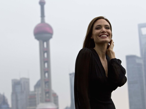 Angelina Jolie participa de sessão de fotos em Shangai, na China (Foto: Aly Song/ Reuters)