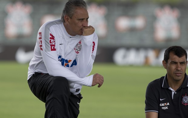 Tite treino Corinthians e Fabio Carrile (Foto: Daniel Augusto Jr/Agência Corinthians)