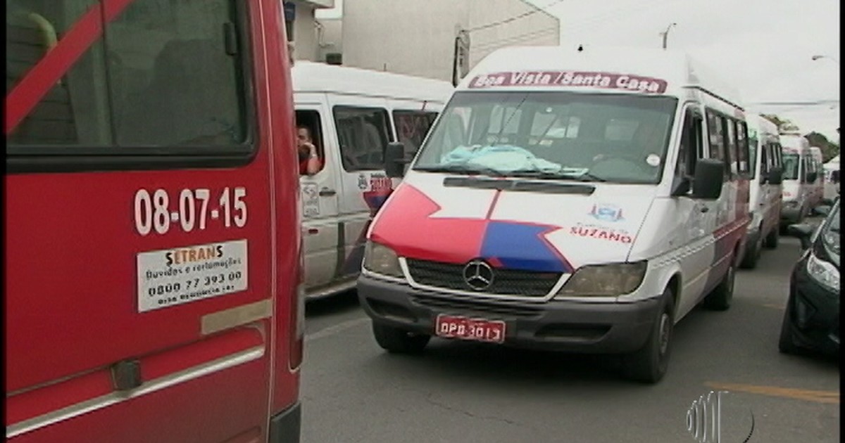 G1 Motoristas e cobradores de vans fazem manifestação em Suzano notícias em Mogi das Cruzes