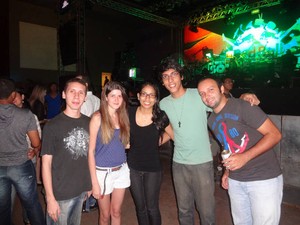 Amigos se reúnem em show Nando Reis Gaby Amarantos Belém Red Bull Soundclash (Foto: Natália Mello/G1)