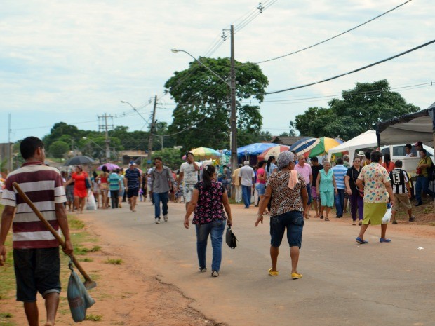 Administração dos cemitérios estimam que ao menos 15 mil pessoas visitem cada um dos locais (Foto: Quésia Melo/G1)