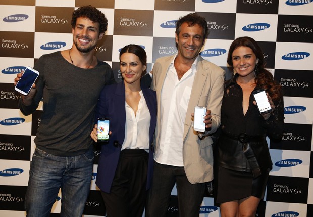 Cauã Reymond, Cleo Pires, Domingos Montagner e Giovanna Antonelli (Foto: André Muzell e Felipe Panfili/AgNews)