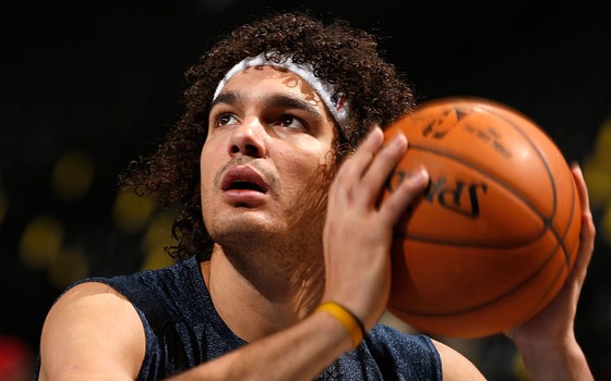 Com Varejão, novo treinador convoca seleção masculina de basquete