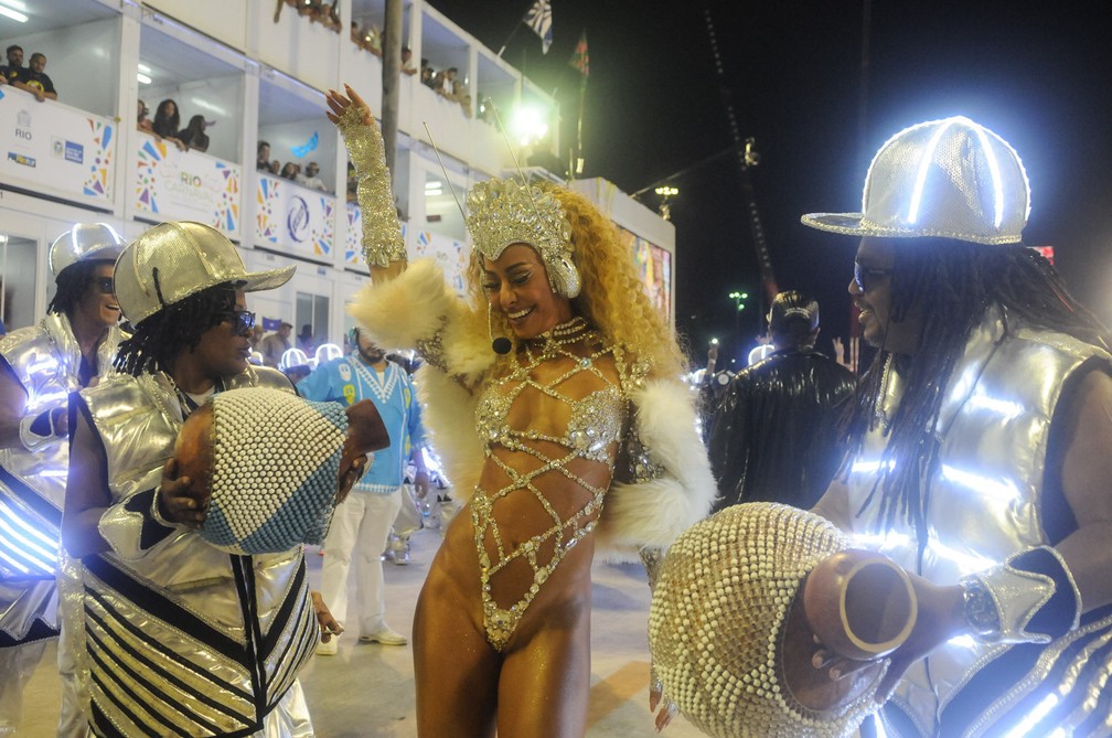 Sabrina Sato é a rainha da bateria da Unidos de Vila Isabel (Foto: Alexandre Durão / G1)