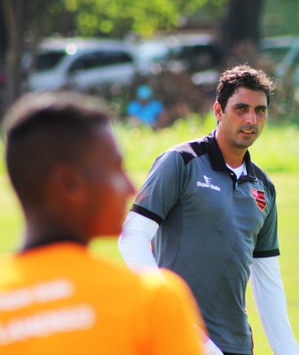 Athirson, técnico do Flamengo-PI (Foto: Abdias Bideh/GloboEsporte.com)