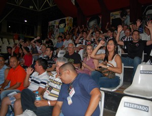 Torcida compareu a apresentação do novo uniforme do Botafogo-PB (Foto: Lucas Barros / Globoesporte.com/pb)