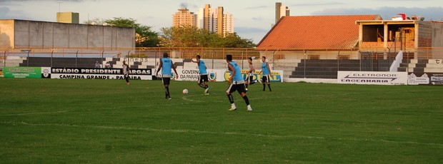 Treino do Treze no Estádio Presidente Vargas (Foto: David Henrique / TV Paraíba)