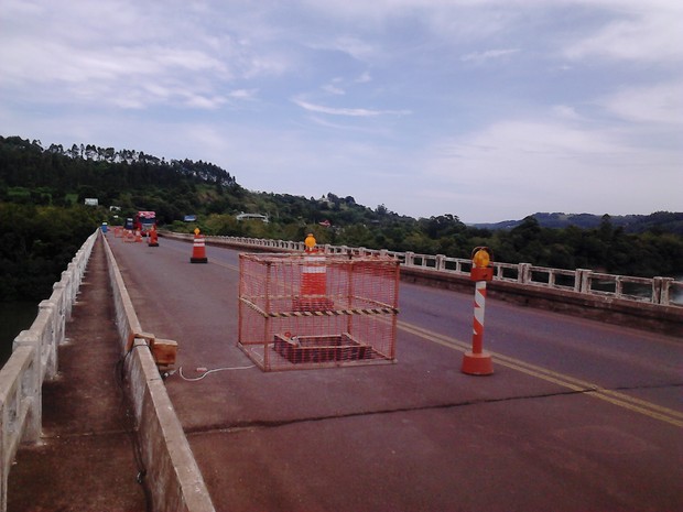 Ponte que balança Iraí BR-386 RS (Foto: Fábio Lehmen/RBS TV)