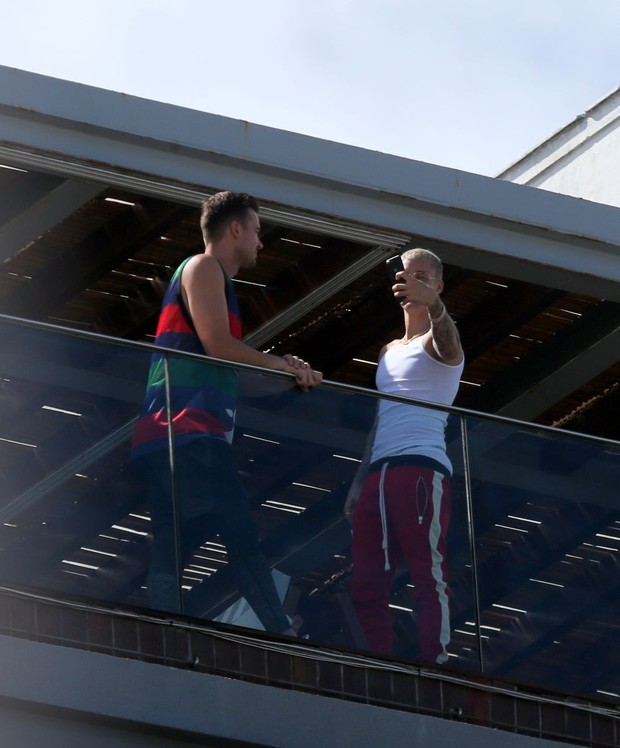 Justin Bieber e amigo (Foto: André Freitas e Dilson Silva /AgNews)