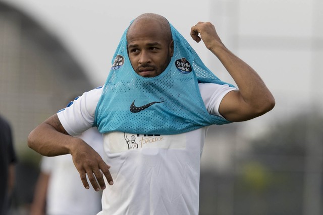 Fellipe Bastos sofre trauma no pé direito; confira o boletim médico do Corinthians