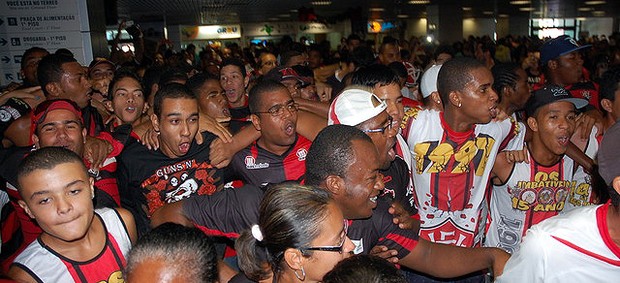 Jogadores do Vitória são recepcionados com festa após título da Copa do Brasil Sub-20 (Foto: Divulgação/EC Vitória)
